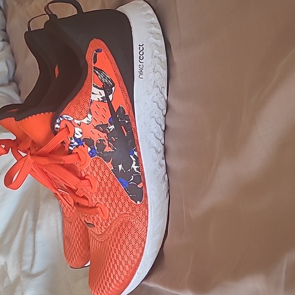 Running shoes - Picture 3 of 8